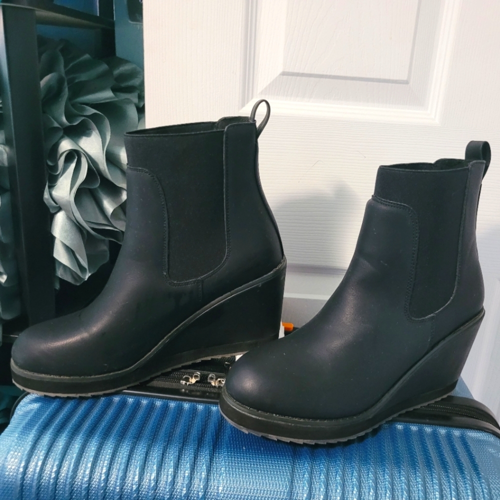 Short boots